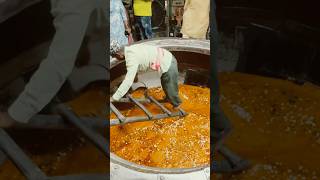 World’s Biggest Kadai😱2800 Kilo Ki Kadai😳ajmerdargah indianstreetfood shorts dargah ajmer [upl. by Yazbak824]