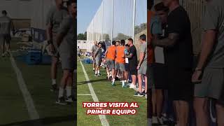 El ABRAZO entre FERNANDO TORRES y SIMEONE que ENAMORA al menos ATLÉTICO [upl. by Mauchi152]