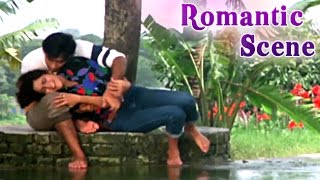 Ajay Devgan amp Madhoo Romancing  Romantic Scene  Phool Aur Kaante  Hindi Film [upl. by Nerti]