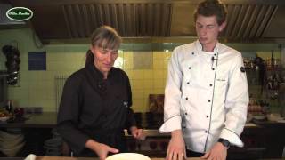 Italienischer Pizzateig Kochvideos Pizza Rezepte Villa Martha Kochschule [upl. by Colombi]