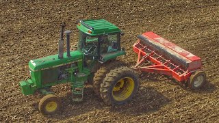 Seeding Oats  John Deere 4440 amp IH 5100 [upl. by Kcirdec]