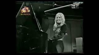 DORI GHEZZI MA CHI E CHE COS E  CLIP 1972 [upl. by Oal]