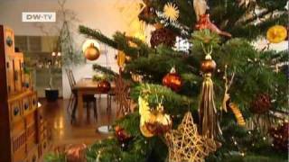 Der perfekt geschmückte Weihnachtsbaum  euromaxx  Auftrag Frohes Fest [upl. by Tillie]