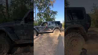 jeep rubicon gladiator flooded in the river jeep rubicon gladiator 4x4offroad jeepwranglersport [upl. by Holey]