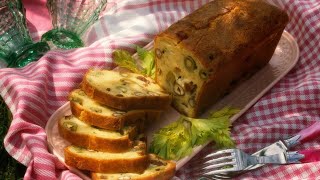 Recette  Cake aux olives vertes et noisettes [upl. by Idok134]