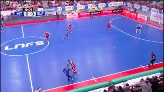 Fútbol Sala quotLa croqueta de Andrés Iniestaquot  Futsal Dribble by Andrés Iniesta [upl. by Aonian]