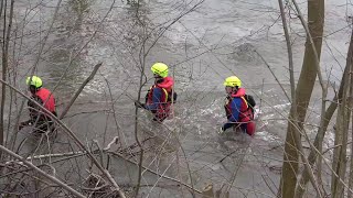 Person von Brücke in Sieg gesprungen  Umfangreiche Suchmaßnahmen in WindeckRosbach am 220222 [upl. by Imat]