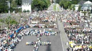 PMI 2009 Lourdes  Highland Cathedral  Procession Saint Sacrement [upl. by Ynahteb849]