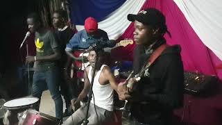 KASIKEU SANA SHOKED HIS BOSS KATIVUI BY PLAYING KITETENYE LIVE🎸🎸🔥🔥👌 [upl. by Orlando785]