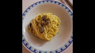 Spaghetti al pesto di pistacchio olive e burrata [upl. by Bocock]