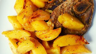 Receta TavÃ« me Mish ViÃ§i dhe Patate  Albanian style Beef Casserole recipe [upl. by Ramedlaw]