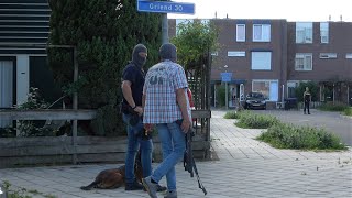 Aankomst Arrestatieteam Dienst Speciale Interventies en inval na schietincident in Lelystad [upl. by Deragon]