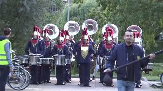 Kamper Trompetterkorps in nieuwe uniform door Alphen aan den Rijn naar Taptoe terrein [upl. by Carolle641]