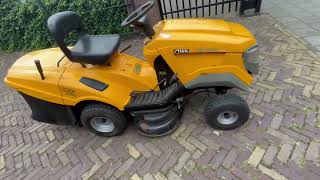 Stiga Estate zitmaaier  lawnmower  aufsithmaher [upl. by Nihcas]