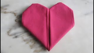 ❤️ Pliage de Serviette en Tissu  le Coeur ❤️ [upl. by Eppie]