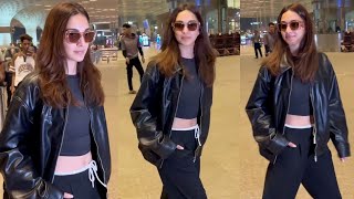 Kiara Advani Stuns With Her All Black Airport Look [upl. by Belanger676]