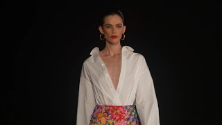 Carolina Herrera se inspira en la energía y alegría de Río en su primer desfile fuera de Nueva York [upl. by Orpah]