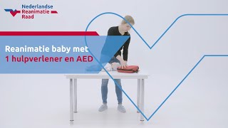 Reanimatie baby met 1 hulpverlener en AED [upl. by Proudman]