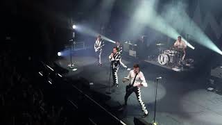 The Hives  TwoTiming Touch And Broken Bones  Olympia Paris  17112021 [upl. by Aved]