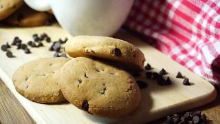 Biscotti con Gocce di Cioccolato  Ricetta [upl. by Ahsinelg]