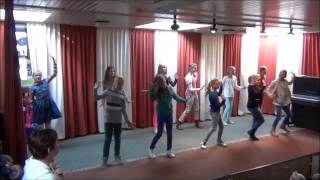 Spelen  De dans Opening kinderboekenweek 2013 Emmaschool Heerde [upl. by Aienahs268]