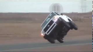 Dramatic car stunts on the roads in Saudi [upl. by Urbannai]