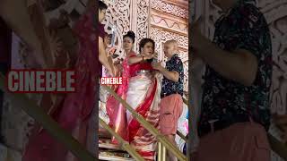 Just like us FaceTiming famm who couldnt make it Kajol and sis Tanisha at Sindoor [upl. by Oniram]