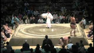 May 2011 Basho Day 11 Ms2e Takanoyama 32  Ms8e Myogiryu 32 [upl. by Driskill]