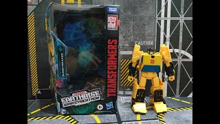 Transformers WFC Earthrise Sunstreaker  Quick Review and Transform [upl. by Guimond]