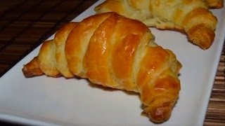 Cómo hacer croissants con masa de hojaldre Rápido y Muy fácil  Patu [upl. by Chemar]