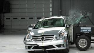 2008 MercedesBenz RClass side IIHS crash test [upl. by Nirol]