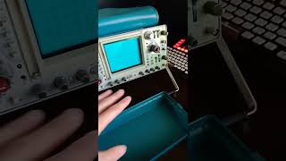 Tektronix 465B oscilloscope electronic vintage technology [upl. by Artenak]