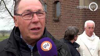 95jarige pastoor neemt afscheid [upl. by Asum]