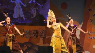 Traditional dance of Thailand [upl. by Hpseoj695]