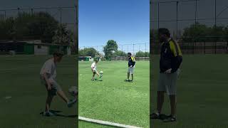 3 vs 1 Tek yendim Var mı beni yenebilecek football futbol soccer ronaldo skills messi top [upl. by Ydroj725]