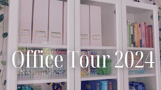 A Very Chatty Office Tour  Creative Career Workspace [upl. by Harilda918]