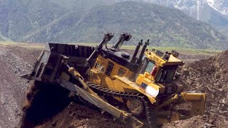 Caterpillar D8T Bulldozer Pushes Soil on Climbs [upl. by Nicholas60]