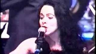 Cristina Mel  Me Levantou Jesus  Gospel Line In Concert 1999 [upl. by Ingalls310]