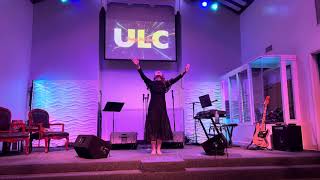 “I Held On” Shara McKee Signing  ULC Hands of praise [upl. by Ordnael346]