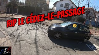 Vélo vs voiture identification des risques [upl. by Loma549]