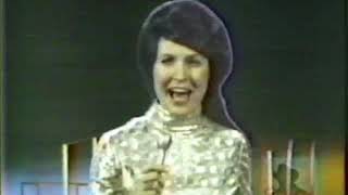 Loretta Lynn performing quotFist Cityquot on The 60 Minute Special Nashville Circa 1969 [upl. by Isidro142]