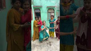 dance khesariyakibetisapanwameaatihai bhojpuri pyarparsokekailnarahekhesarilalsong [upl. by Eddy]