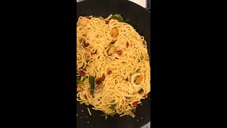 Spicy Seafood Aglio Olio Spaghetti makan dirumah [upl. by Gonta]