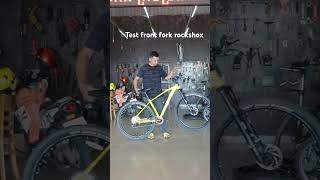 Front fork test mtb bikestable roadbike bikecomponents bikeparts cycling bikelights [upl. by Randolf]