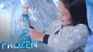 Disney Frozen Suomi  Play A Melody Gown Elsa Virallinen TV Spot [upl. by Dwain]