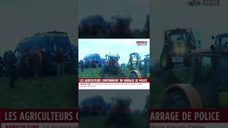 Des agriculteurs ont contourné un barrage de police dans le Loiret ce matin [upl. by Refinnej723]