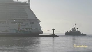 NORWEGIAN GETAWAY C6ZJ4 Conveyance Emden turning with Tug assistence deep Fog Überführung im Nebel [upl. by Boyce70]