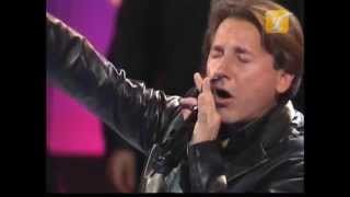 Ricardo Montaner  Tan Enamorados  Festival de Viña 2002 [upl. by Ilanos]