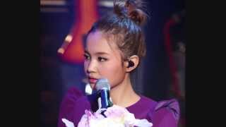 LEE HI 이하이  CHILDISH ADULT 어른아이  Rehi Secret Live [upl. by Meggi361]