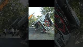 Truck accident😨 janu yt 009 subscribe short viral song newsong [upl. by Eilrac184]